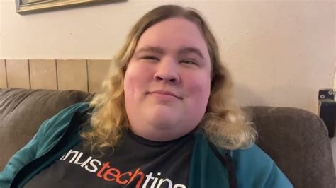 linus tech tips transgender Linus Tech Tips alone makes around $357,000 monthly, which adds up to an impressive $2